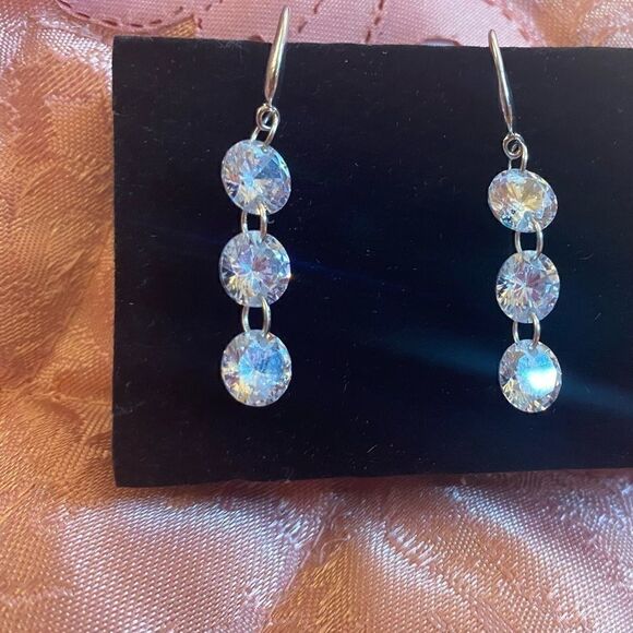 💥Swarovski Sophisticated Crystal Drop Earrings - Picture 10 of 10